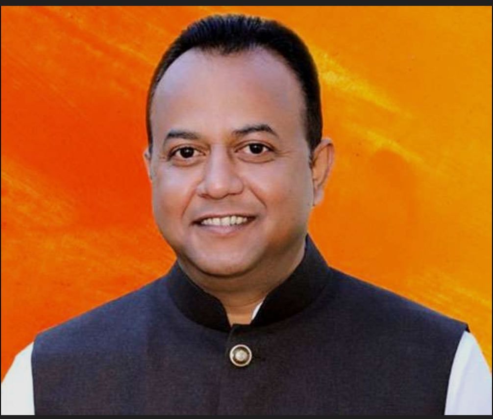 विधायक नवीन जायसवाल के आलीशान बंगले पर पत्थरबाजी, जांच में जुटी पुलिस