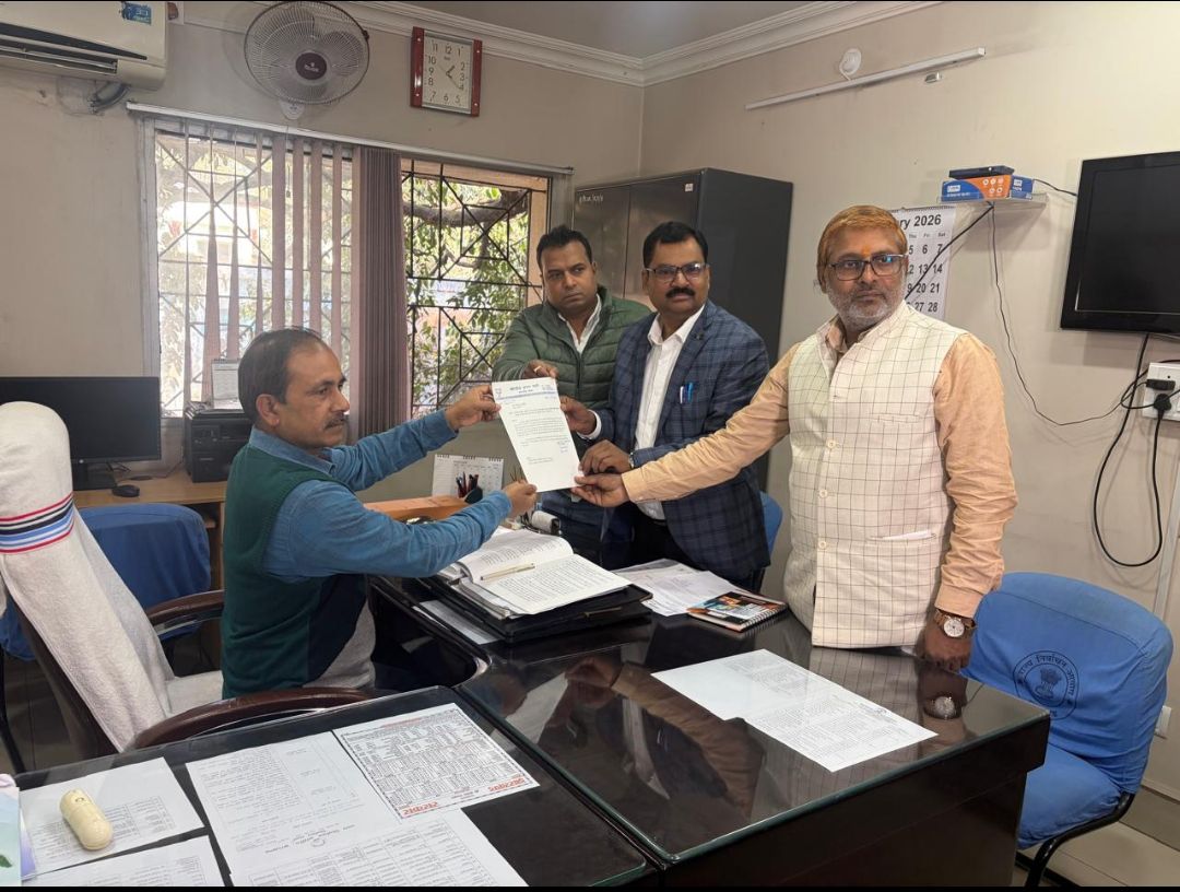 लातेहार नगर अध्यक्ष प्रत्याशी बिलासी देवी के पति के खिलाफ बीजेपी पहुंची राज्य चुनाव आयोग