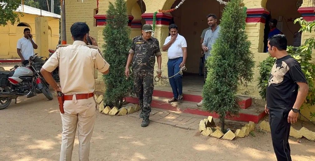 गिरिडीह में शिक्षा का मंदिर शर्मसार: नाबालिग छात्रा से छेड़खानी के आरोप में स्कूल प्रिंसिपल गिरफ्तार