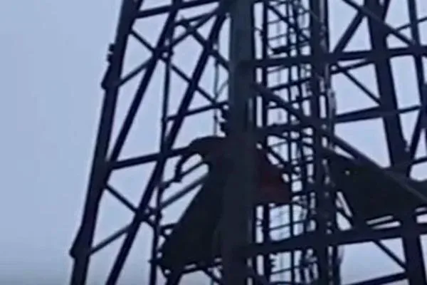 प्यार में पागल प्रेमी को प्रेमिका ने बचाई जान........क्या है पूरा मामला जानिये 
