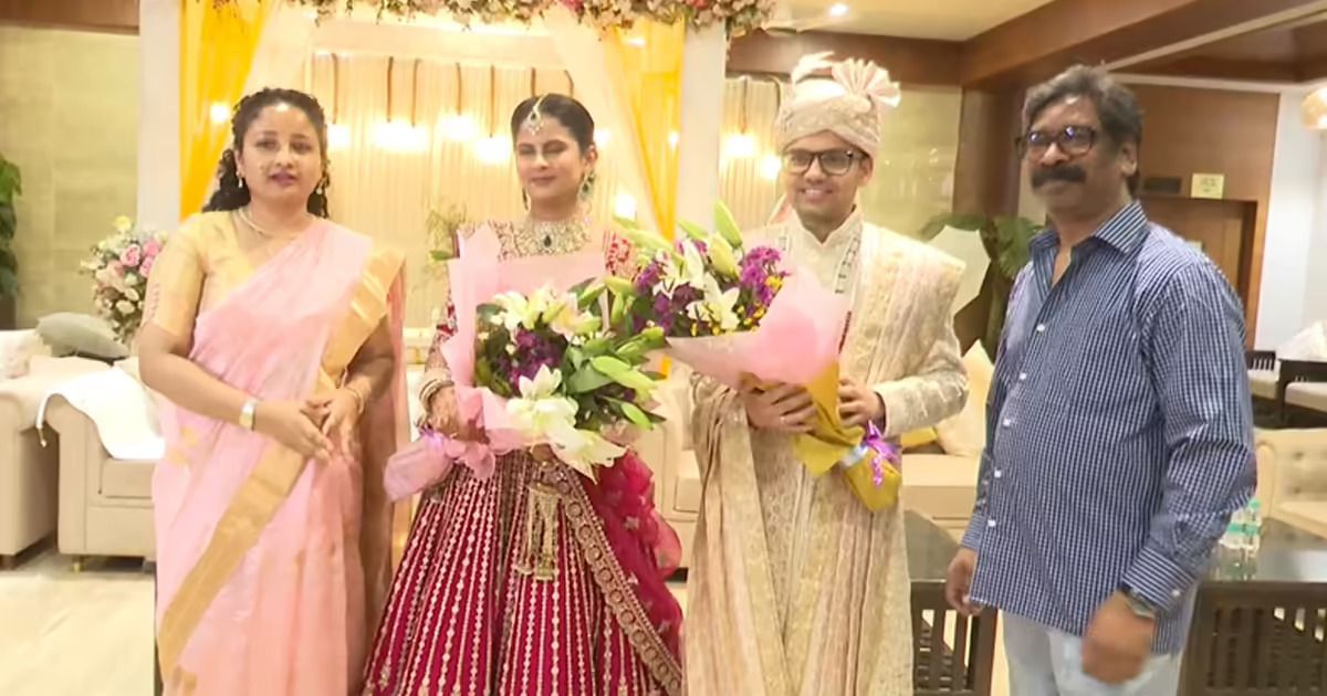 रांची में IAS क्लब में वैवाहिक समारोह में शामिल हुए मुख्यमंत्री हेमन्त सोरेन