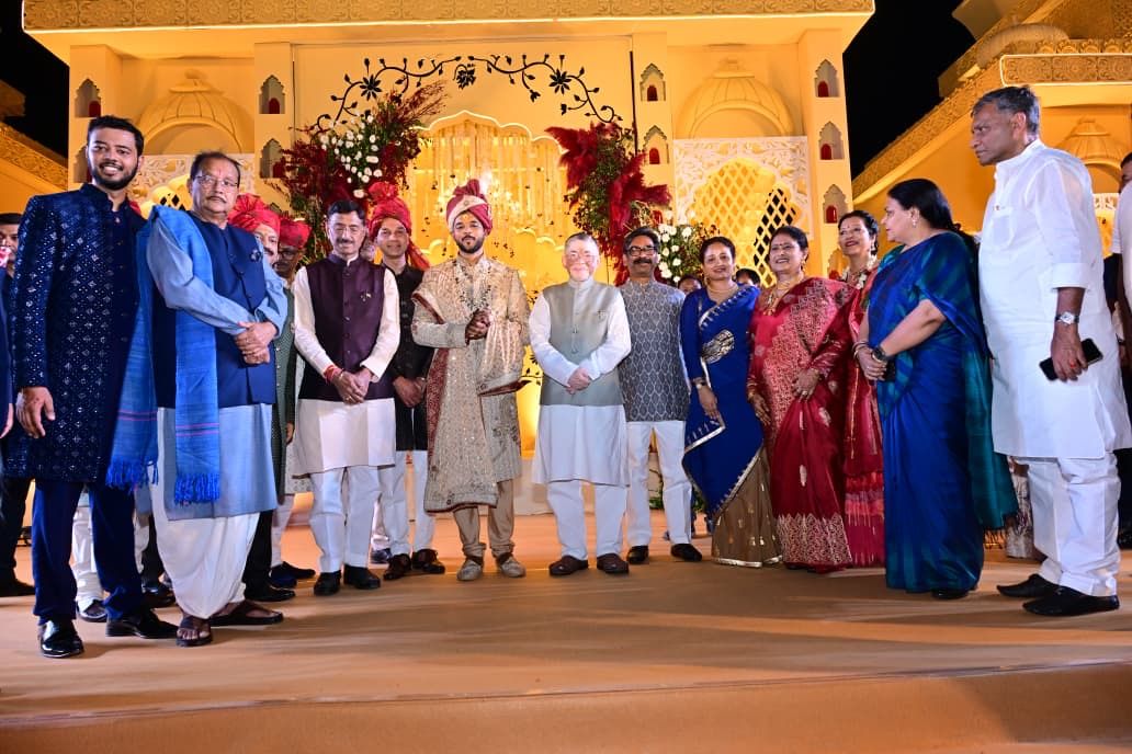 रांची में भव्य वैवाहिक समारोह: राज्यपाल संतोष गंगवार और मुख्यमंत्री हेमन्त सोरेन ने नवदंपति को दिया आशीर्वाद
