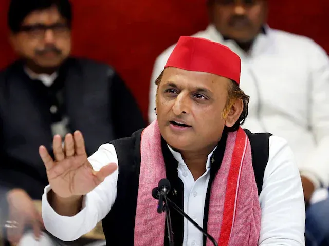 मथुरा में ‘फरसा वाले बाबा’ की मौत पर सपा प्रमुख अखिलेश यादव का यूपी सरकार और पुलिस पर हमला