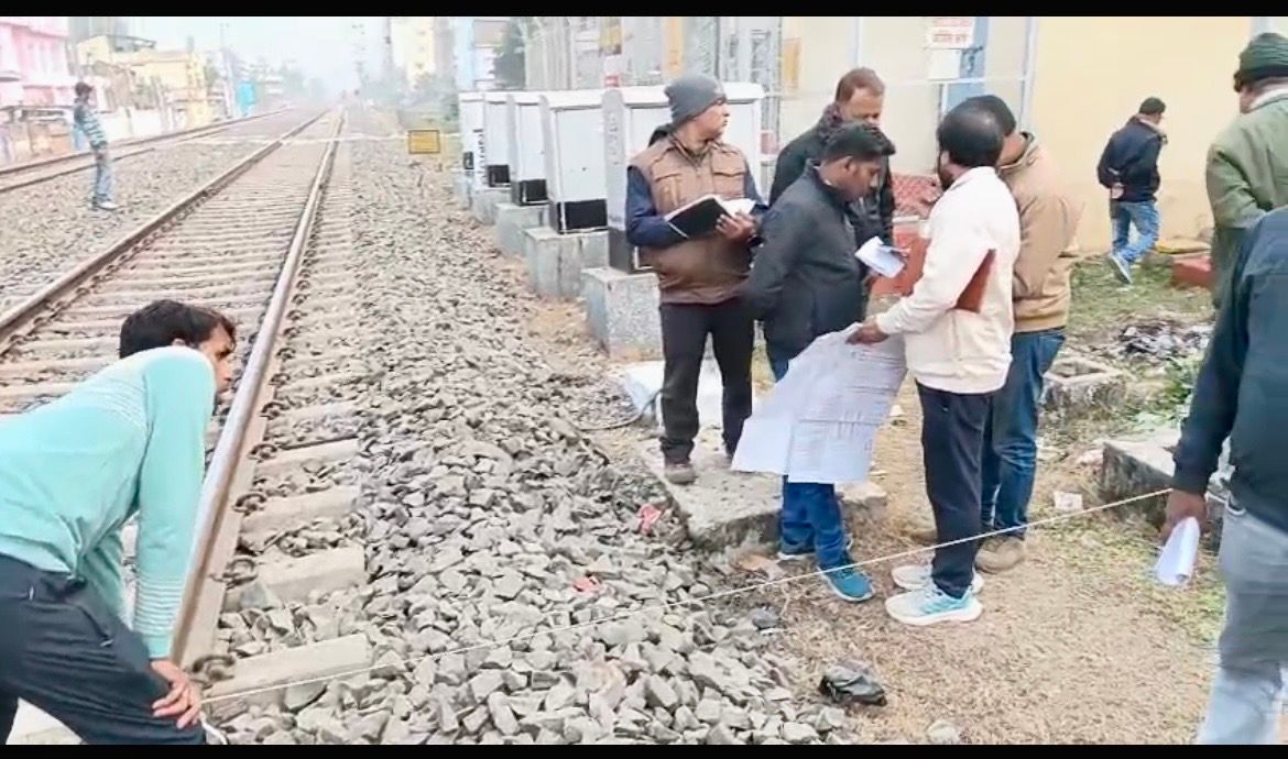 साहेबगंज में पूर्वी व पश्चिमी रेल फाटक पर बनेगा रेल ओवरब्रिज, सर्वे व मापी कार्य शुरू