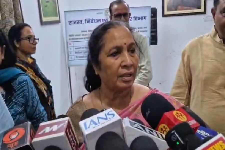 हजारीबाग में नाबालिग हत्या कांड: राष्ट्रीय महिला आयोग की टीम ने की जांच, प्रशासन पर सहयोग न करने का आरोप