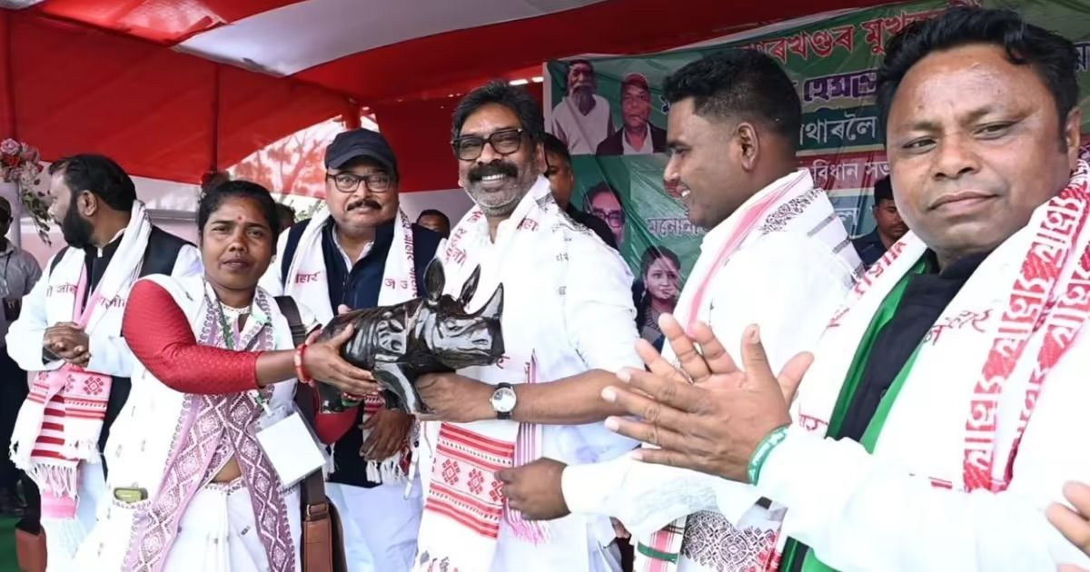 हेमन्त सोरेन ने सरूपथर विधानसभा क्षेत्र में साहिल मुंडा के समर्थन में की जनसभा, बताया क्षेत्र की नई उम्मीद