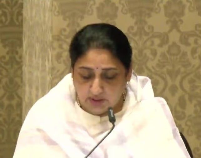 सुनेत्रा पवार ने महाराष्ट्र की उपमुख्यमंत्री पद की शपथ ली