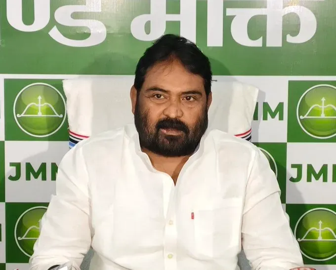 जनगणना से पूर्व जेएमएम ने कार्यकर्ताओं को बागी बनाने का किये काम शुरू