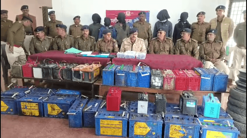 टावर से बैटरी चोरी करने वाले गिरोह का उद्भेदन