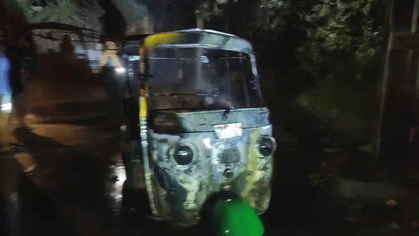 सीएनजी ऑटो में लगी आग, सवार लोगों ने कूदकर बचाई अपनी जान