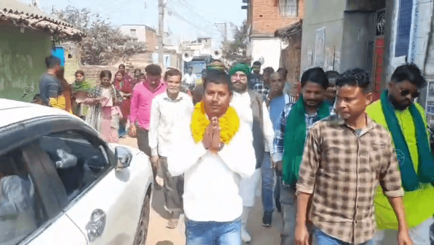 जेएमएम समर्थित उम्मीदवार चुनावी मैदान में बहा रहे पसीना