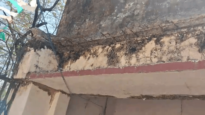 लघु सिंचाई विभाग का भवन जर्जर स्थिति में
