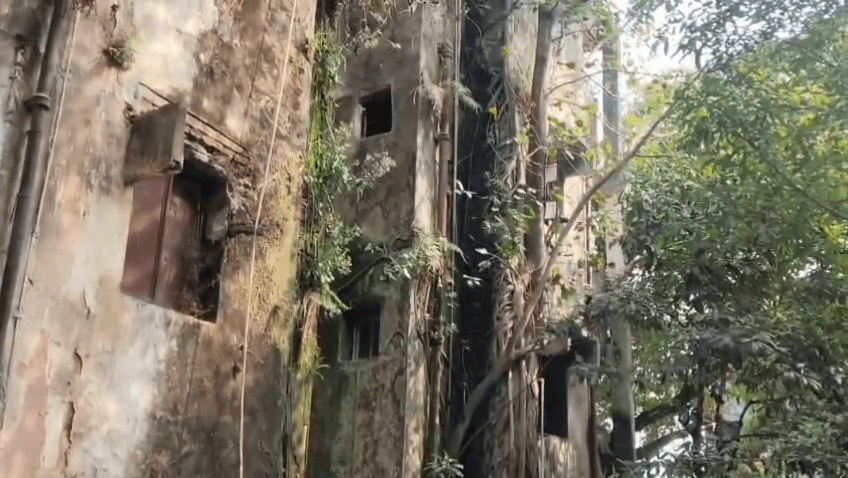 क्षतिग्रस्त क्वार्टर खाली करने का निर्देश