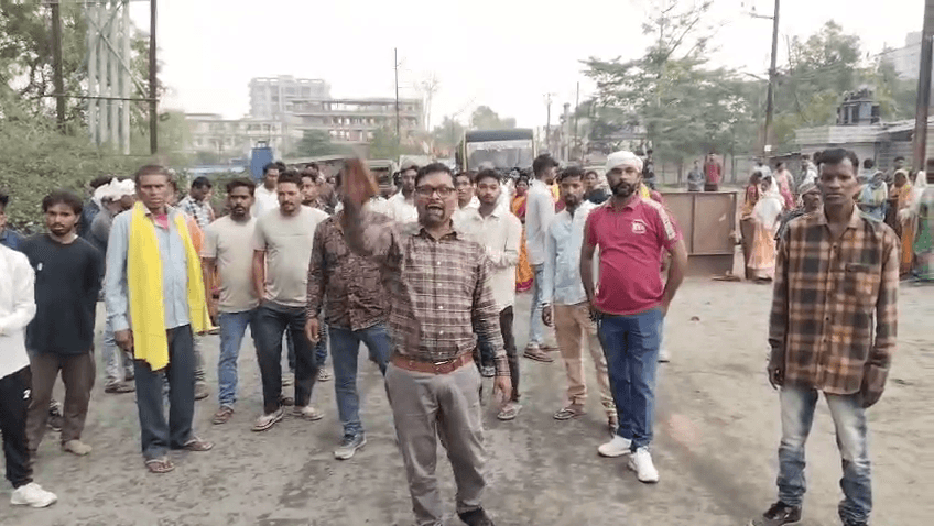 पाइपलाइन बिछाने के दौरान मिट्टी धंसने से युवक की मौत