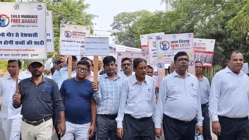 प्रभात फेरी के माध्यम से लोगों को उनके अधिकारों के प्रति जागरूक किया गया
