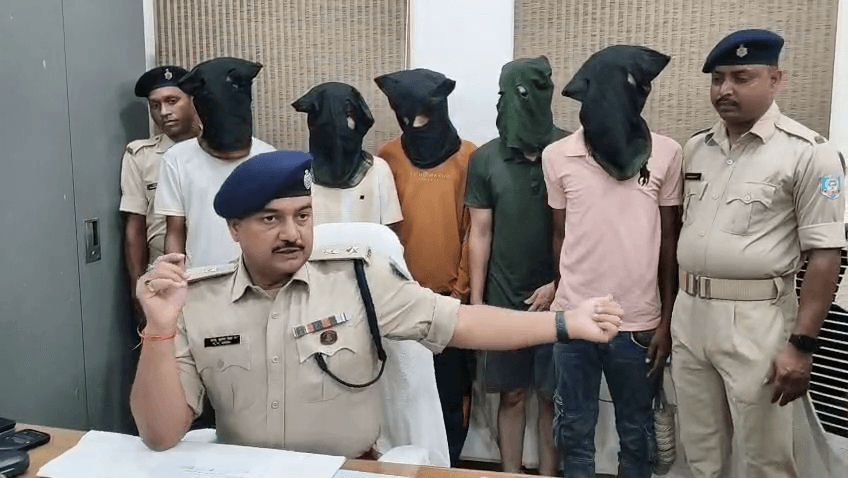जामताड़ा में पांच साइबर अपराधी गिरफ्तार