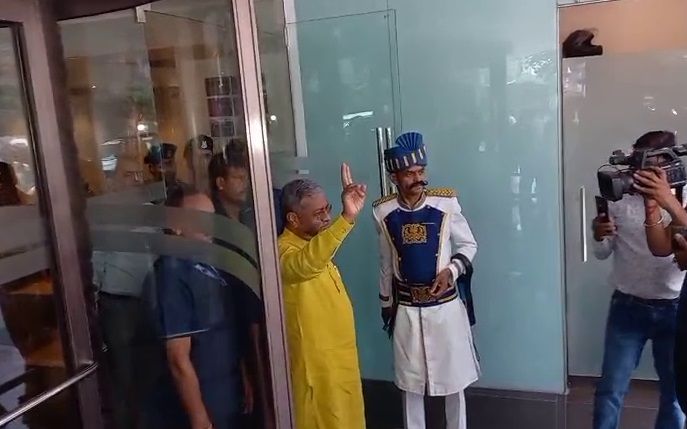 राज्यसभा चुनाव से पहले NDA विधायक रेडिसन ब्लू में शिफ्ट