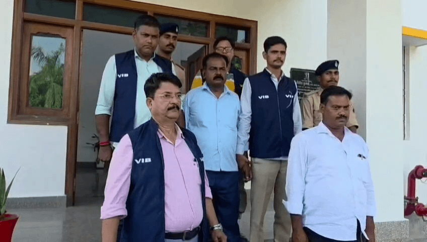 औरंगाबाद में पुलिस वर्दी पर लगी दाग, रिश्वत लेते दरोगा जी गिरफ्तार