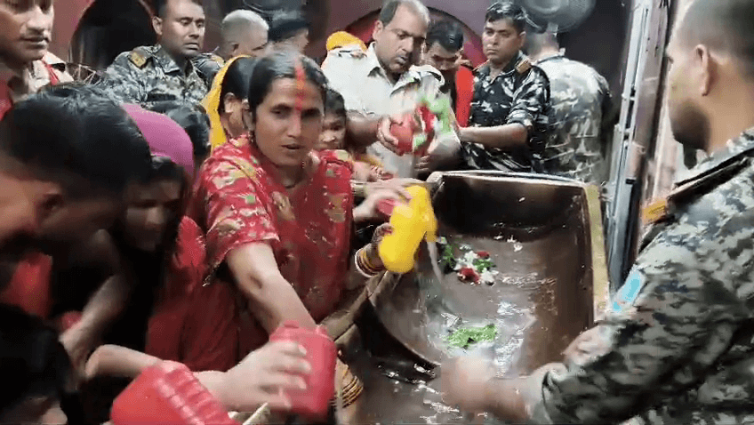बाबा बासुकीनाथ में श्रावण मास की पहले सोमवारी पर भक्तों की भीड़ उमड़ी