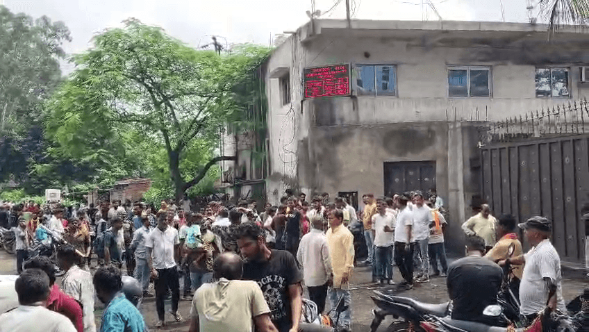 श्रीराम पावर प्लांट हादसे में घायल मजदूर की मौत; आक्रोशित मजदूरों ने गेट जाम किया
