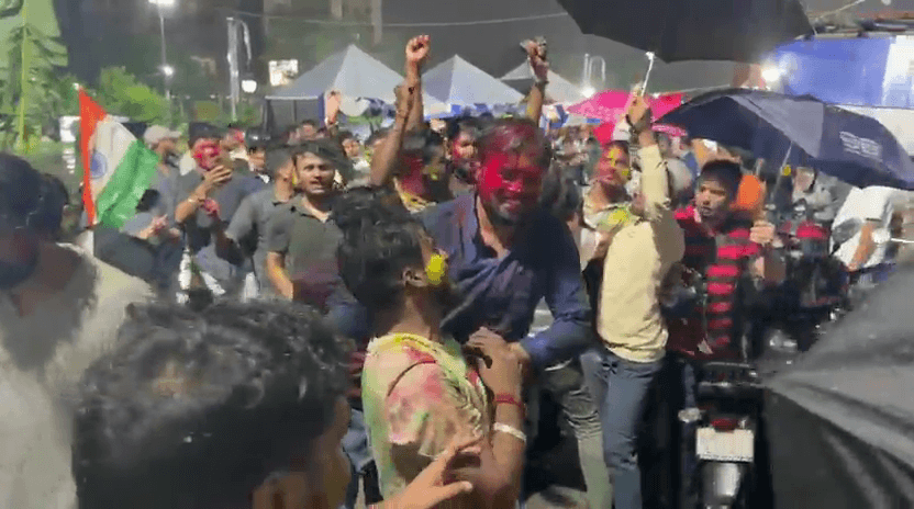 छात्रों का आंदोलन हाईजैक !