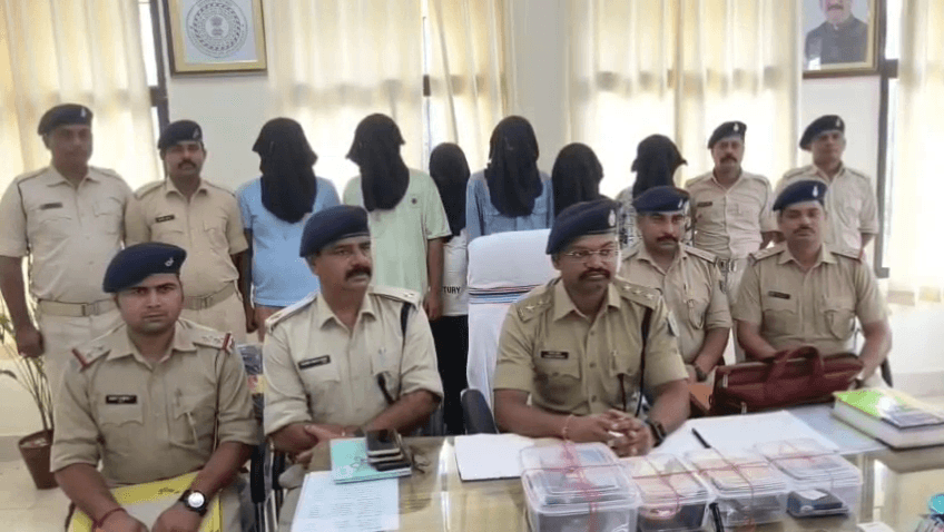 चोरी के मामले में बोकारो पुलिस ने छह आरोपियों को गिरफ्तार किया