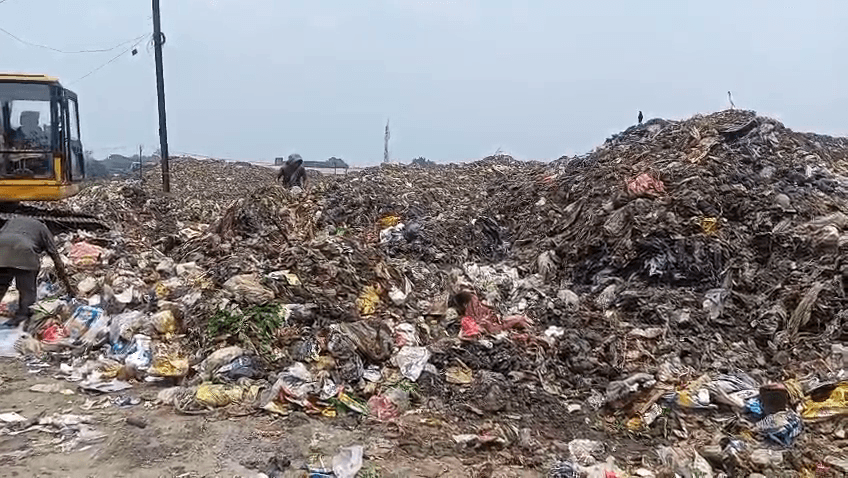 चास में कचरा डंपिंग से लोगों में आक्रोश