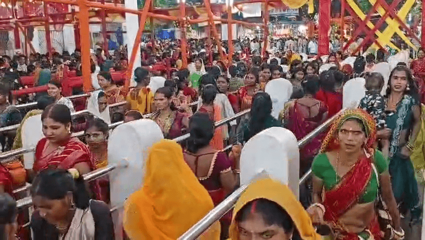 सिंहेश्वर में भगदड़ की खबर से हड़कंप, प्रशासन का कहना है कोई भगदड़ नहीं हुई