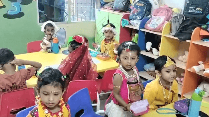 हजारीबाग के हैप्पी हिप्पो प्ले स्कूल में जन्माष्टमी समारोह का आयोजन किया गया