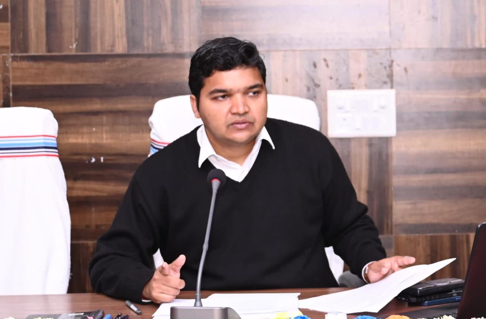 उपायुक्त ने डीएमएफटी योजनाओं की समीक्षा की