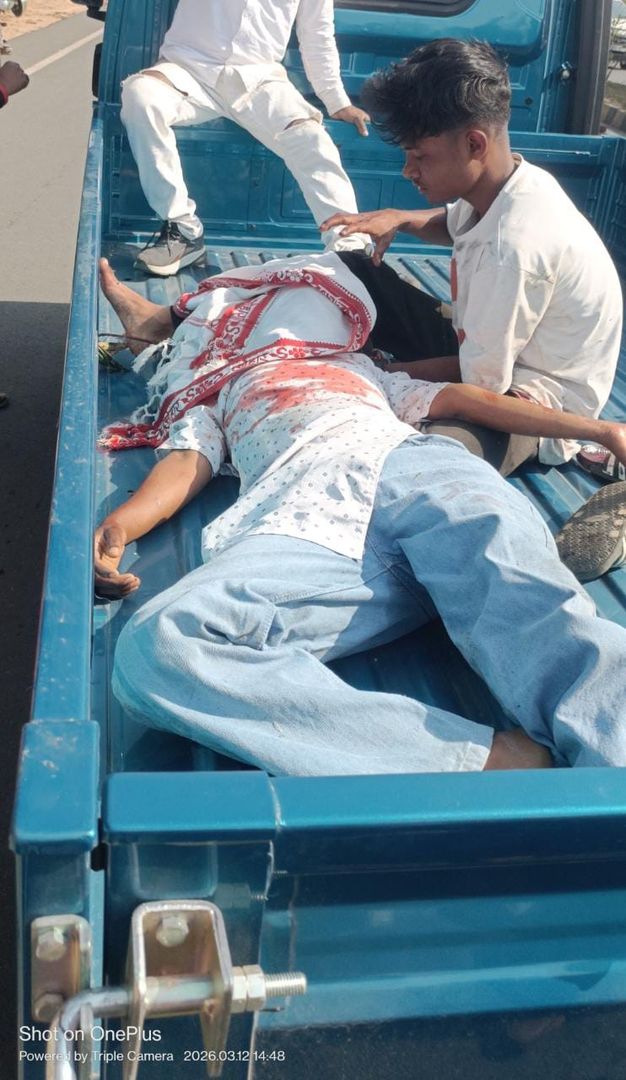 पिठौरिया में सड़क हादसा: युवती गंभीर रूप से घायल