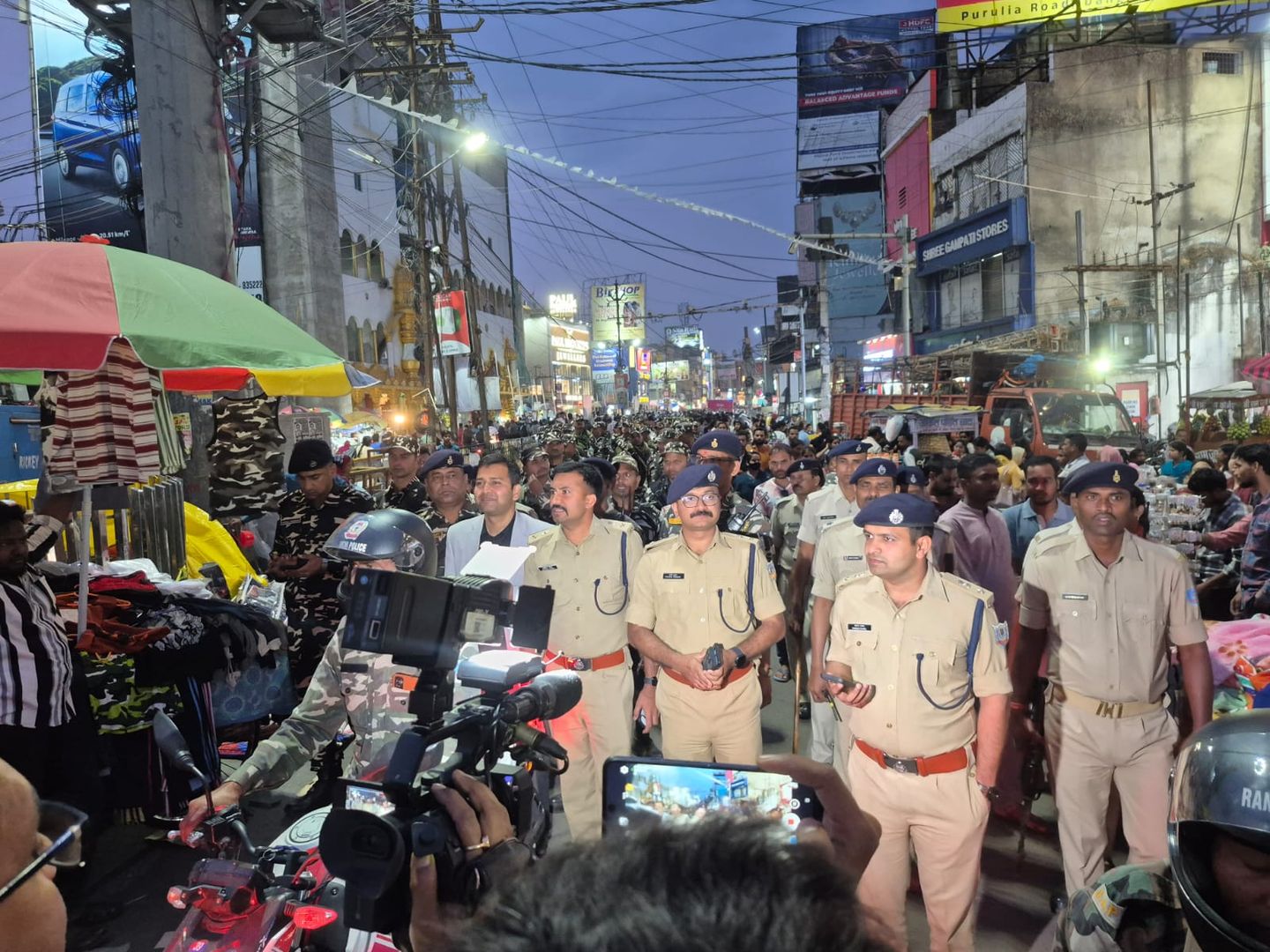 रांची में सरहुल और ईद को लेकर पुलिस का फ्लैग मार्च, सुरक्षा व्यवस्था कड़ी