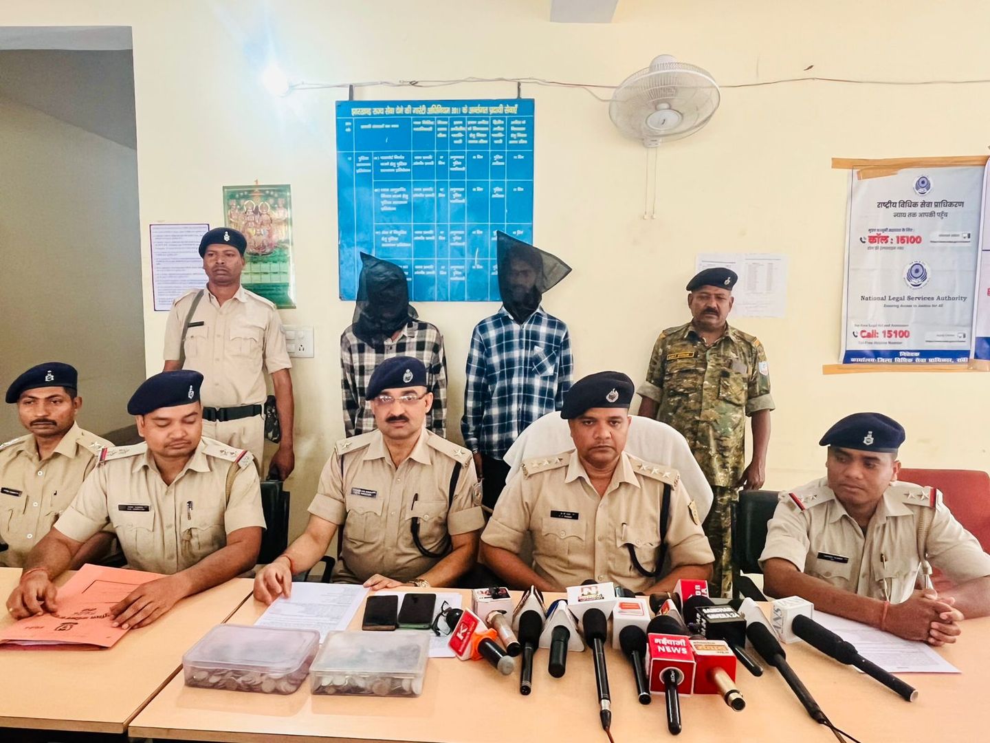 रांची में घर का ताला तोड़कर चोरी करने वाले दो आरोपी गिरफ्तार, आभूषण व नकदी बरामद