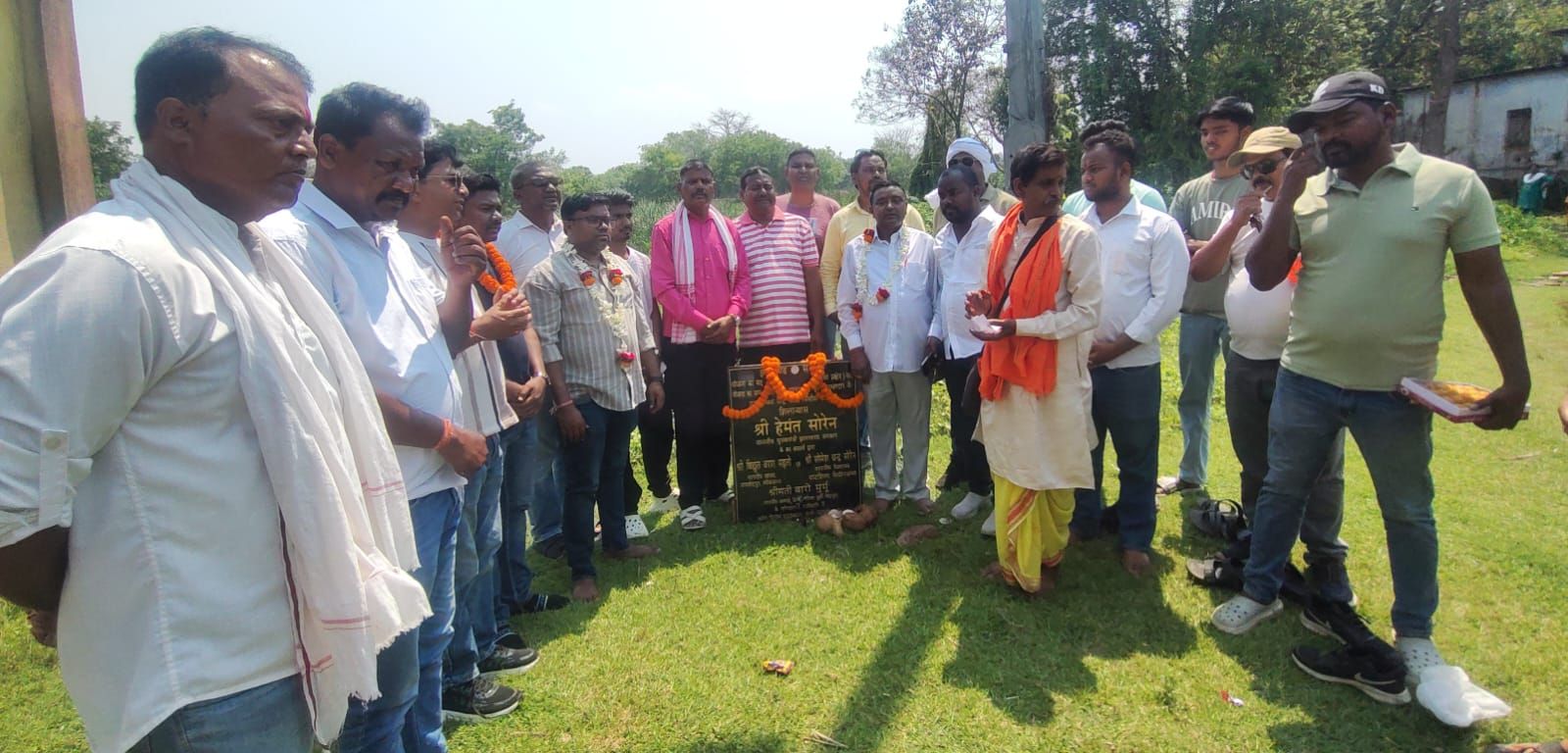 पूर्वी मऊभंडार में ₹52 लाख की लागत से बनेगा उप स्वास्थ्य केंद्र, विधायक प्रतिनिधि रोबिन सोरेन ने रखी आधारशिला