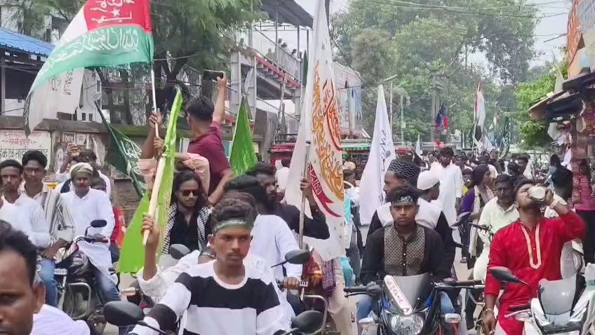 जामताड़ा में निकला भव्य जुलूस-ए-मोहम्मदी, हजारों अकीदतमंद हुए शामिल
