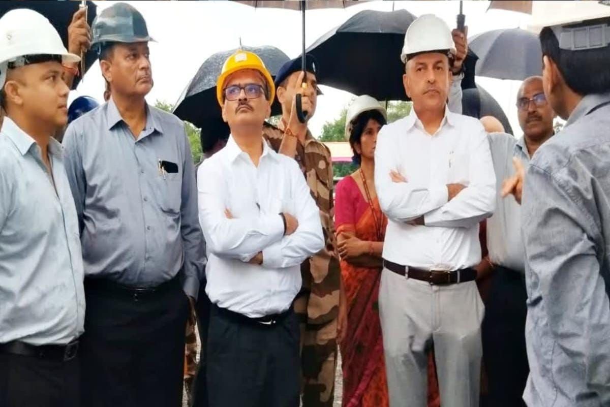 पीएम के सलाहकार तरुण कपूर ने मूनिडीह सीबीएम ब्लॉक-1 परियोजना का किया निरीक्षण